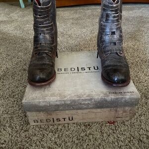 BED/STU Boots  Catty style colt Teak Lux. Size 8.5